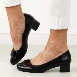 Czarne czółenka damskie na obcasie M.Daszyński Sa210-8. Czarne czółenka M.Daszyński, na jesień, bez wzorów, ze skóry, eleganckie, z okrągłym noskiem, bez obcasa, na obcasie, bez zapięcia. Za 189.00 zł.