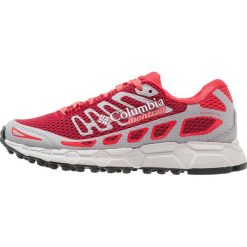 Columbia BAJADA III Obuwie do biegania Szlak red camellia/melonade. Czerwone buty treningowe marki Columbia, z materiału. Za 499.00 zł.
