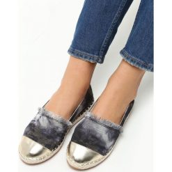 Czarne Espadryle Cheerleader. Espadryle marki Kazar. Za 49.99 zł.