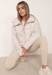 Jasnoszara Pikowana Kurtka na Sezon Przejściowy Puffer z Kapturem i Kołnierzem Alaile. Szare kurtki Born2be, l, bez wzorów, z dzianiny, casualowe, z kapturem. Za 179.99 zł.