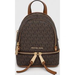 MICHAEL Michael Kors plecak damski kolor brązowy mały wzorzysty. Brązowe plecaki MICHAEL Michael Kors, bez wzorów, do ręki, bez dodatków. W wyprzedaży za 1,039.90 zł.