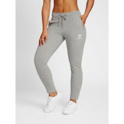 Damski stożkowy kombinezon do joggingu Hummel Noni 2.0. Szare kombinezony Hummel, m, bez wzorów, sportowe, bez kołnierzyka, bez ramiączek. W wyprzedaży za 110.00 zł.