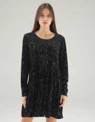 Czarna sukienka z przeszyciami. Czarne sukienki Unisono, s, bez wzorów, z tkaniny, bez kołnierzyka, bez ramiączek, mini. Za 179.00 zł.