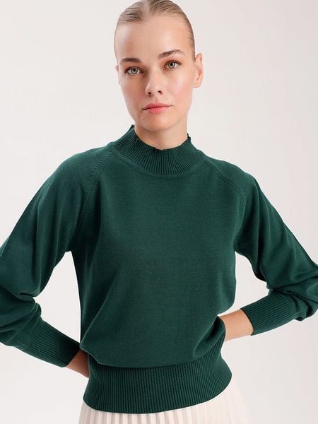 BGN Sweter w kolorze zielonym rozmiar: 40. Zielone swetry BGN, bez wzorów, z wełny, bez ramiączek. Za 96.14 zł.