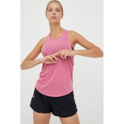 Under Armour top damski kolor różowy odkryte plecy. Czerwone topy Under Armour, l, bez wzorów, z dzianiny, bez kołnierzyka, bez ramiączek. W wyprzedaży za 139.99 zł.