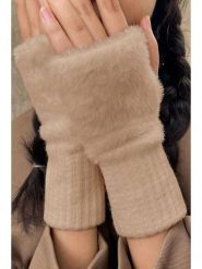 Lucky Bees Ocieplacze rąk w kolorze beżowym rozmiar: onesize. Brązowe rękawiczki Lucky Bees, bez wzorów, z futra. Za 139.54 zł.