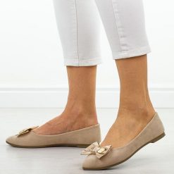 Beżowe zamszowe baleriny damskie Potocki 23310. Brązowe baleriny POTOCKI, bez wzorów, z jeansu, biznesowe, bez obcasa, na płaskiej podeszwie, bez zapięcia. Za 99.00 zł.