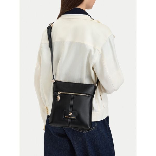 Torebka Beverly Hills Polo Club. Czarne listonoszki Beverly Hills Polo Club, bez wzorów, bez dodatków. Za 179.99 zł.