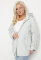 Jasnozielona Kurtka Typu Wiatrówka z Podwijanymi Rękawami i Odpinanym Kapturem Adivlis. Zielone kurtki Born2be, plus size, bez wzorów, z jeansu. Za 189.99 zł.