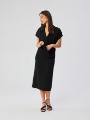 Stylove Sukienka w kolorze czarnym rozmiar: M. Czarne sukienki Stylove, na co dzień, m, bez wzorów, z tkaniny, bez kołnierzyka, bez ramiączek, midi, proste. Za 247.40 zł.
