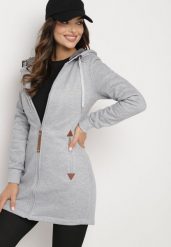 Szara Bluza z Kapturem o Długim Fasonie z Ozdobną Taśmą Sintoria. Szare bluzy Born2be, m, bez wzorów, z jeansu, wizytowe, bez ramiączek, z kapturem. W wyprzedaży za 72.24 zł.