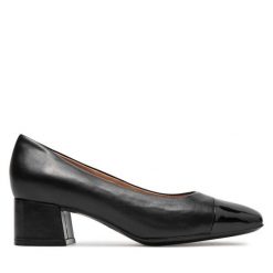 Czółenka Caprice. Czarne czółenka Caprice, bez wzorów, bez obcasa, bez zapięcia. Za 199.99 zł.