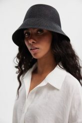 KAPELUSZ BUCKET RETRO CZARNY One size - Flawless. Czarne kapelusze Flawless, na lato, bez wzorów, eleganckie. Za 210.00 zł.