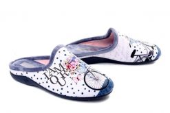 Sanital Flex Z27667X azafata, klapki damskie. Klapki Sanital-Flex, bez wzorów, bez obcasa, bez zapięcia. Za 129.90 zł.