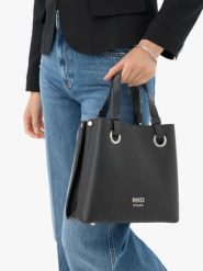 Czarna torebka. Czarne torebki klasyczne Ryłko, bez wzorów, ze skóry, bez dodatków. Za 399.99 zł.