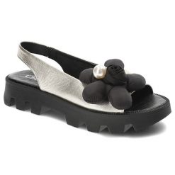 Złote Sandały Chebello Modne Obuwie Damskie. Żółte sandały CheBello, bez wzorów, z materiału, eleganckie, bez obcasa, bez zapięcia. Za 349.00 zł.