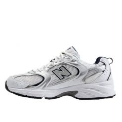 Buty do chodzenia damskie New Balance 530. Niebieskie buty do biegania New Balance, bez wzorów, z gumy, bez zapięcia, do biegania. Za 567.00 zł.
