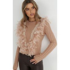 Beżowy Sweter z Piórami Beliita. Brązowe swetry Born2be, z aplikacjami, z jeansu, eleganckie, bez ramiączek. W wyprzedaży za 169.99 zł.