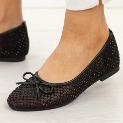 Czarne baleriny damskie Vinceza 62270. Czarne baleriny VINCEZA, bez wzorów, eleganckie, z okrągłym noskiem, bez obcasa, na płaskiej podeszwie, bez zapięcia. Za 149.00 zł.