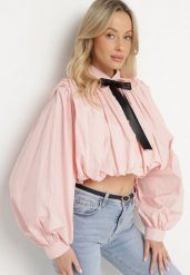Różowa Bawełniana Koszula o Bufiastym Kroju z Kokardą w Stylu Retro Drulla. Czerwone koszule Born2be, uniwersalny, bez wzorów, z bawełny, eleganckie, bez kołnierzyka, bez ramiączek. Za 169.99 zł.