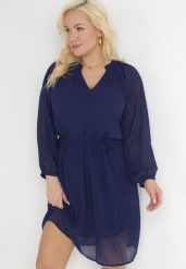 Granatowa Sukienka z Paskiem Yiridi. Niebieskie sukienki Born2be, xl, bez wzorów, bez kołnierzyka, bez ramiączek, midi, trapezowe. W wyprzedaży za 59.99 zł.