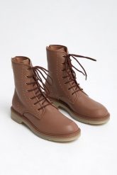 Botki damskie skórzane Urbancombact MAX MARA ACCESSORI. Botki Max Mara Accessori, bez wzorów, bez obcasa, bez zapięcia. W wyprzedaży za 2,188.92 zł.