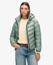 Kurtka pikowana z kapturem Fuji od SUPERDRY. Brązowe kurtki Superdry, xs, bez wzorów, eleganckie, z kapturem. Za 397.00 zł.