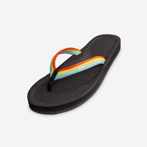 Klapki damskie - Easy Living Rainbow. Czarne klapki INDOSOLE, bez wzorów, z nylonu, sportowe, bez obcasa, bez zapięcia. Za 154.00 zł.