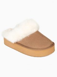 Gooce Wełniane kapcie "Emeline" w kolorze jasnobrązowym rozmiar: 40. Brązowe kapcie Gooce, bez wzorów, ze skóry. Za 195.99 zł.