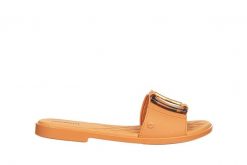 Klapki Azaleia Alice Soft Flat Slide Dark Beige 198004, Beż, Tworzywo. Brązowe klapki Azaleia, bez wzorów, z materiału, bez obcasa, bez zapięcia. W wyprzedaży za 49.00 zł.