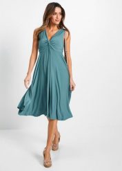 Sukienka shirtowa. Czarne sukienki bonprix, bez wzorów, eleganckie, bez kołnierzyka, bez ramiączek, rozkloszowane. Za 147.99 zł.
