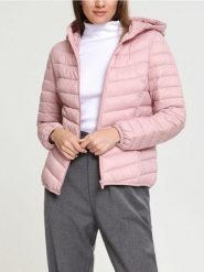 Kurtka pikowana - różowy. Czerwone kurtki Sinsay, l, bez wzorów, z kapturem. Za 59.99 zł.