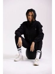 Onamaste Bluza "Tara" w kolorze czarnym rozmiar: L/XL. Czarne bluzy Onamaste, l, bez wzorów, z bawełny, bez ramiączek, z kapturem. Za 227.31 zł.