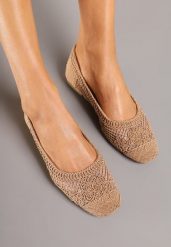 Ciemnobeżowe Balerinki Ozdobione Siateczką Landeora. Brązowe baleriny Renee, bez wzorów, z jeansu, casualowe, bez obcasa, na płaskiej podeszwie, bez zapięcia. Za 39.99 zł.