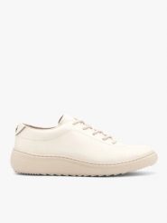 Kremowe sportowe półbuty. Brązowe buty sportowe lifestyle Ryłko, bez wzorów, ze skóry, sportowe, z okrągłym noskiem, bez zapięcia. Za 479.99 zł.