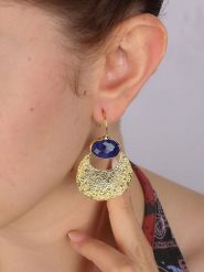 L'Atelier de Gaia Pozłacane kolczyki z szafirami rozmiar: onesize. Niebieskie kolczyki L'Atelier de Gaia, z szafirem, pozłacane. Za 43.99 zł.