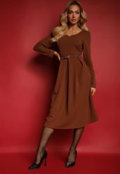 Brązowa Sukienka o Rozkloszowanym Kroju z Trójkątnym Dekoltem Temivara. Brązowe sukienki Renee, na co dzień, l, bez wzorów, z jeansu, eleganckie, bez kołnierzyka, bez ramiączek, midi, proste. W wyprzedaży za 91.99 zł.