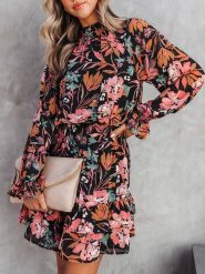 Milan Kiss Sukienka w kolorze czarnym ze wzorem rozmiar: XL. Czarne sukienki Milan Kiss, xl, bez wzorów, bez kołnierzyka, bez ramiączek, mini, rozkloszowane. Za 224.95 zł.