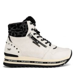 Trzewiki Mustang. Białe botki Mustang, bez wzorów, bez obcasa, na płaskiej podeszwie, bez zapięcia. Za 279.99 zł.