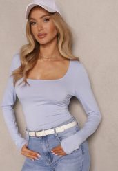 Niebieska Bluzka Longsleeve z Dekoltem w Kwadrat i Ozdobnymi Marszczeniami Meldexia. Niebieskie bluzki Renee, l, bez wzorów, eleganckie, bez kołnierzyka, bez ramiączek. W wyprzedaży za 67.99 zł.