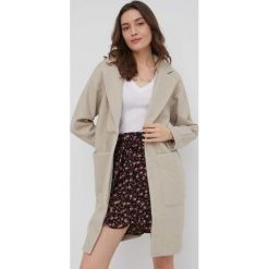 Only płaszcz damski kolor beżowy przejściowy. Brązowe płaszcze ONLY, l, bez wzorów, klasyczne, bez kaptura. W wyprzedaży za 219.99 zł.