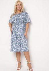 Niebieska Sukienka z Kwiatowym Wzorem o Pudełkowym Fasonie Basilla. Niebieskie sukienki Born2be, na co dzień, l, bez wzorów, bez kołnierzyka, plus size, bez ramiączek, midi. W wyprzedaży za 48.99 zł.