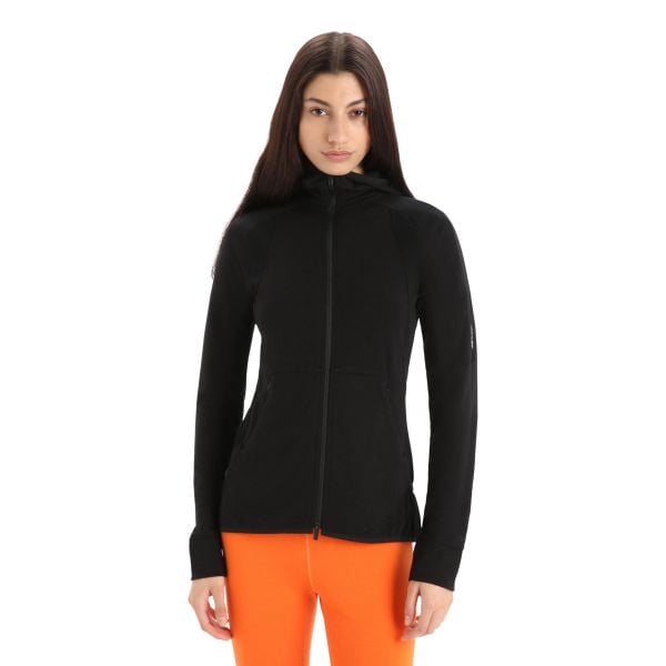 Bluza Turystyczna Damska Icebreaker Merino Quantum ZoneKnit Zip. Czarne bluzy Icebreaker, xs, bez wzorów, z wełny, sportowe, bez ramiączek, z kapturem. W wyprzedaży za 626.95 zł.