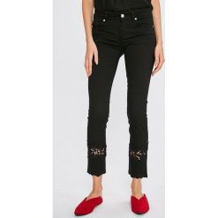 Liu Jo - Jeansy Bottom Up Ideal. Czarne jeansy Liu Jo, bez wzorów, z bawełny. W wyprzedaży za 329.90 zł.