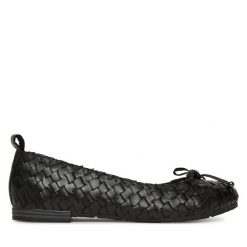 Baleriny Marco Tozzi. Czarne baleriny Marco Tozzi, bez wzorów, bez obcasa, bez zapięcia. Za 149.99 zł.