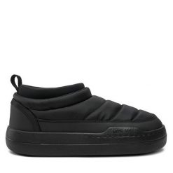 Botki Moon Boot. Czarne botki Moon Boot, bez wzorów, z nylonu, bez obcasa, na płaskiej podeszwie, bez zapięcia. Za 569.99 zł.