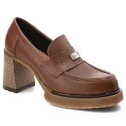 Brązowe Półbuty Armodo Eleganckie Obuwie Na Obcasie. Brązowe półbuty wsuwane Armodo, z aplikacjami, z nubiku, eleganckie, bez obcasa, na obcasie. Za 299.00 zł.