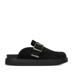 Klapki Guess Jeans. Czarne klapki Guess Jeans, z aplikacjami, z jeansu, bez obcasa, bez zapięcia. Za 279.99 zł.