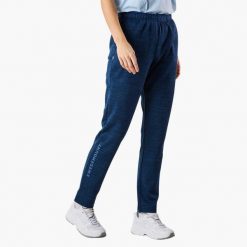 Spodnie treningowe damskie Swedemount Training Logo Pants II. Niebieskie spodnie materiałowe SWEDEMOUNT, bez wzorów, z dresówki, sportowe. Za 199.99 zł.