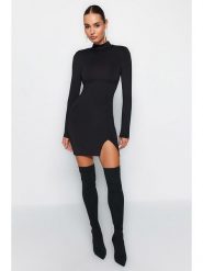 Trendyol Sukienka w kolorze czarnym rozmiar: 38. Czarne sukienki Trendyol, na imprezę, bez wzorów, bez kołnierzyka, bez ramiączek, mini. Za 83.62 zł.